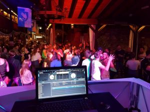 DJ-fuer-Event-buchen.jpg
