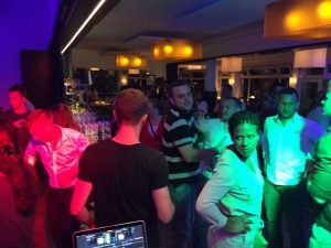 Weihnachtsfeier-DJ-buchen.jpg